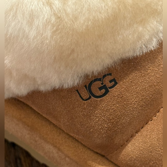 UGG Women's Tan and Cream Slippers - Picture 4 of 10